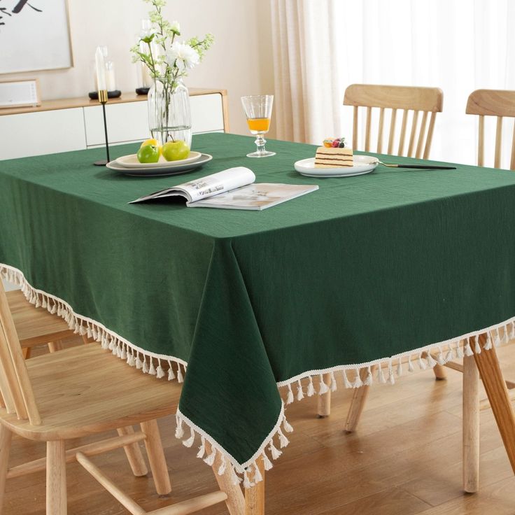 Table cover with lace