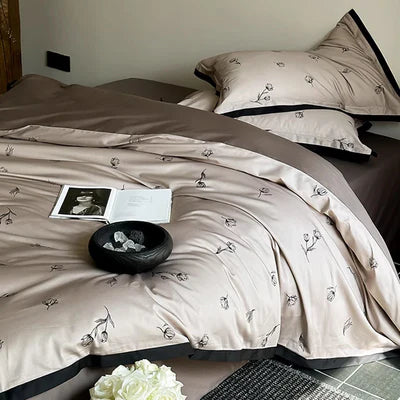Luster Flower Printed Bedding Duvet Set – Artistic & Elegant