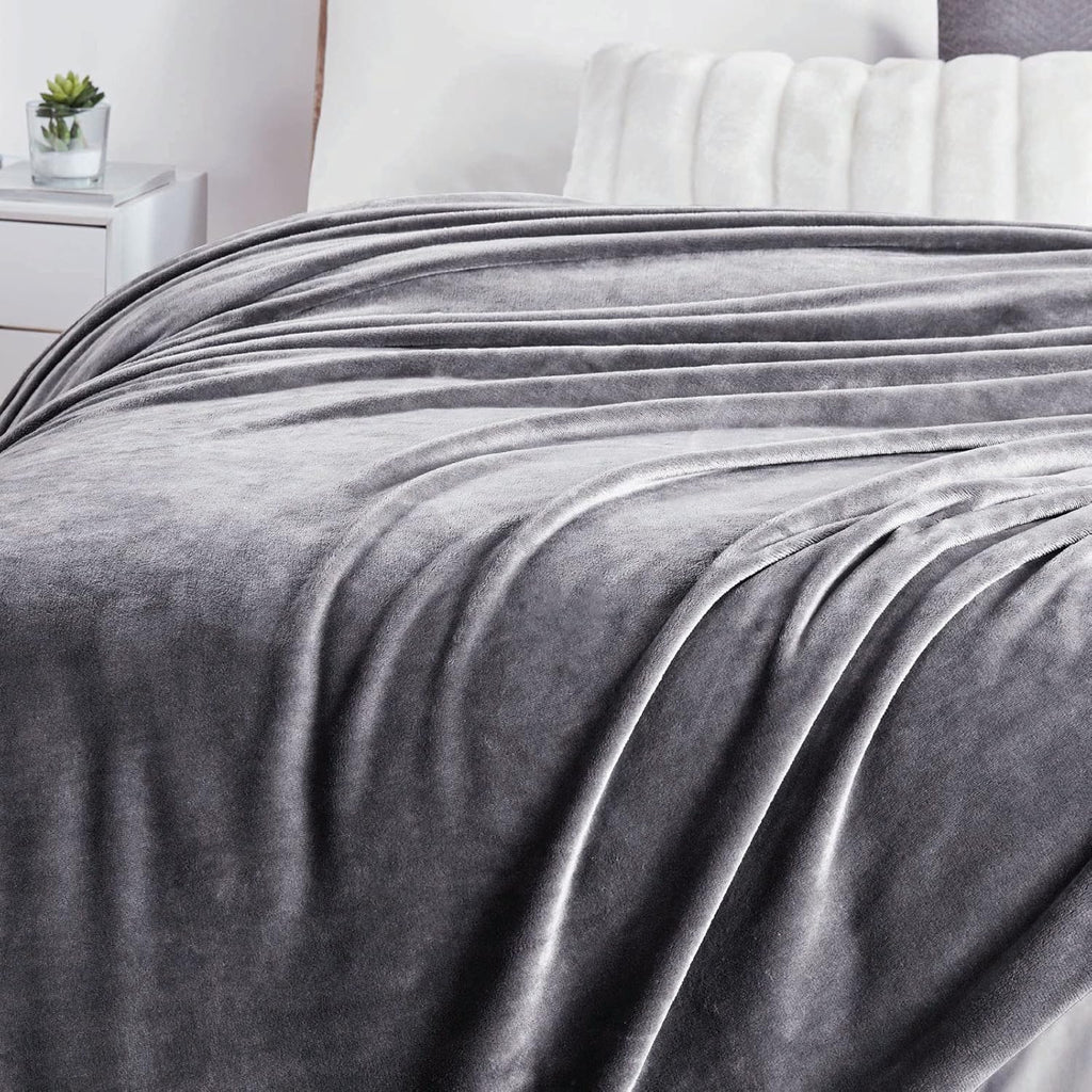 Soft Flannel Fleece Blanket In Gray