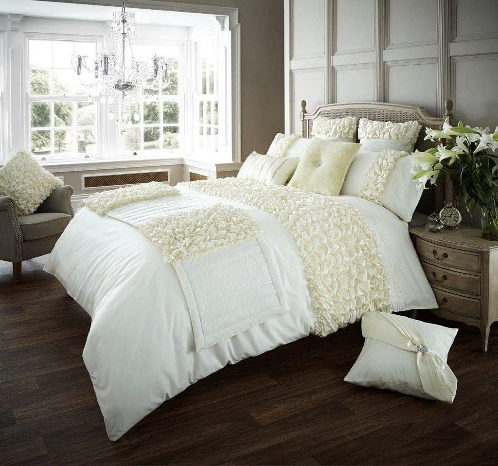 Cream Weavian Bridal Set with Filling – Elegant and Luxurious Wedding Bedding