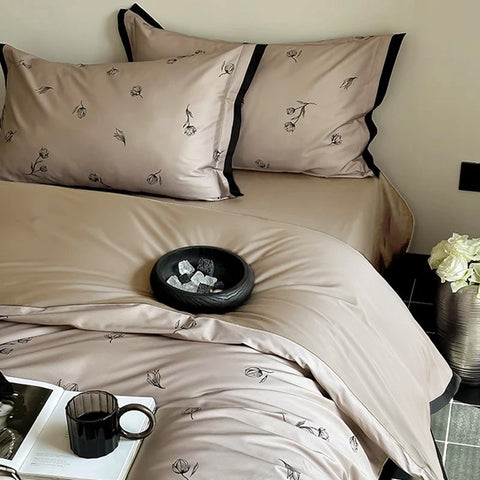 Luster Flower Printed Bedding Duvet Set – Artistic & Elegant